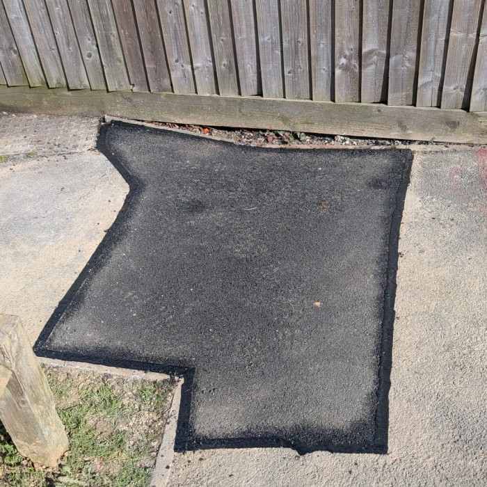 Maintenance of a burst water pipe