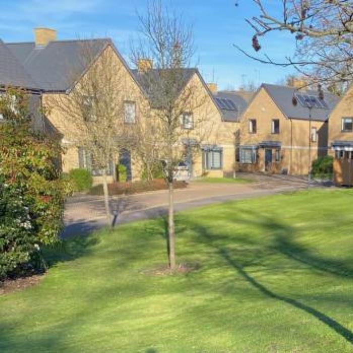 Seasonal work by managing agent Preim on a residential estate in Uxbridge